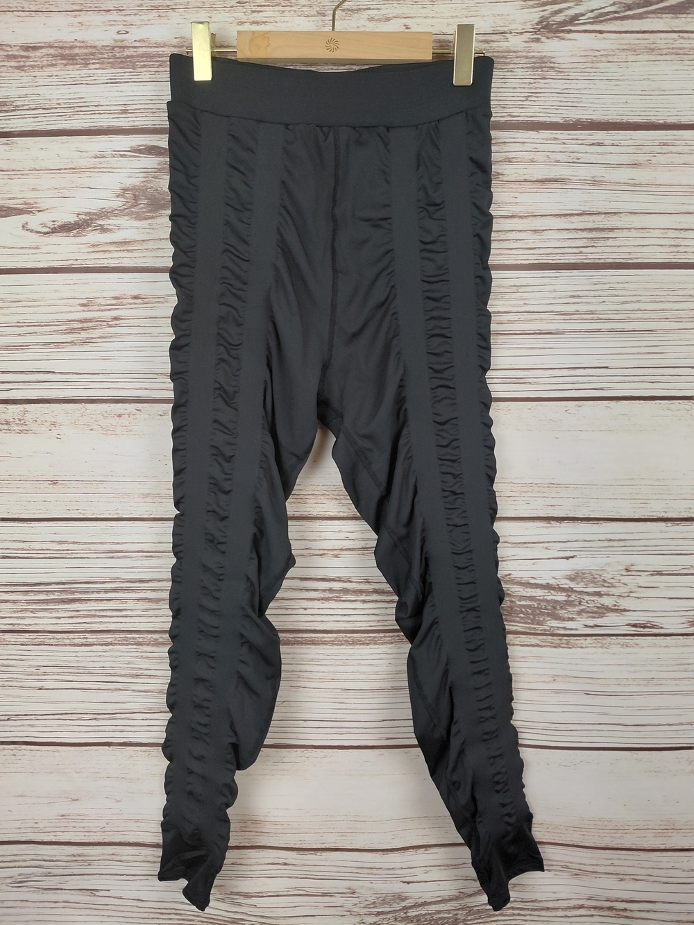 Skinnify Womens Size Medium Black Six Resistance Band Athletic Leggings